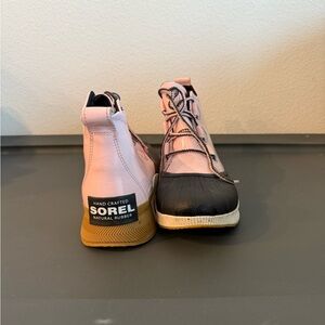 Sorel Pink and Black Lace-Up Boots